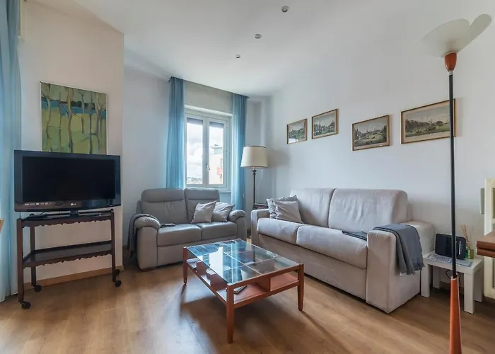 Guesthost - Sunny Piramide Appartement