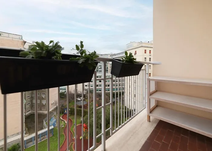 Guesthost - Sunny Piramide Appartement *