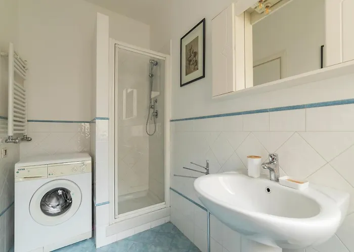 Guesthost - Sunny Piramide Appartement *