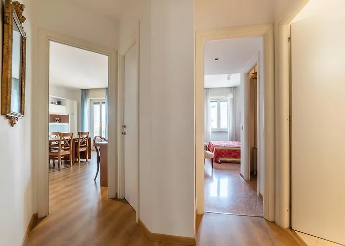 Appartement Guesthost - Sunny Piramide
