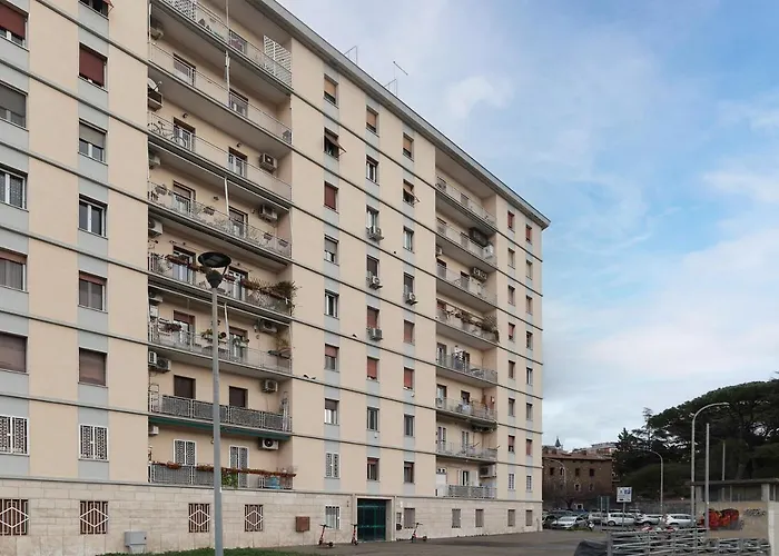 Guesthost - Sunny Piramide Appartement Rome